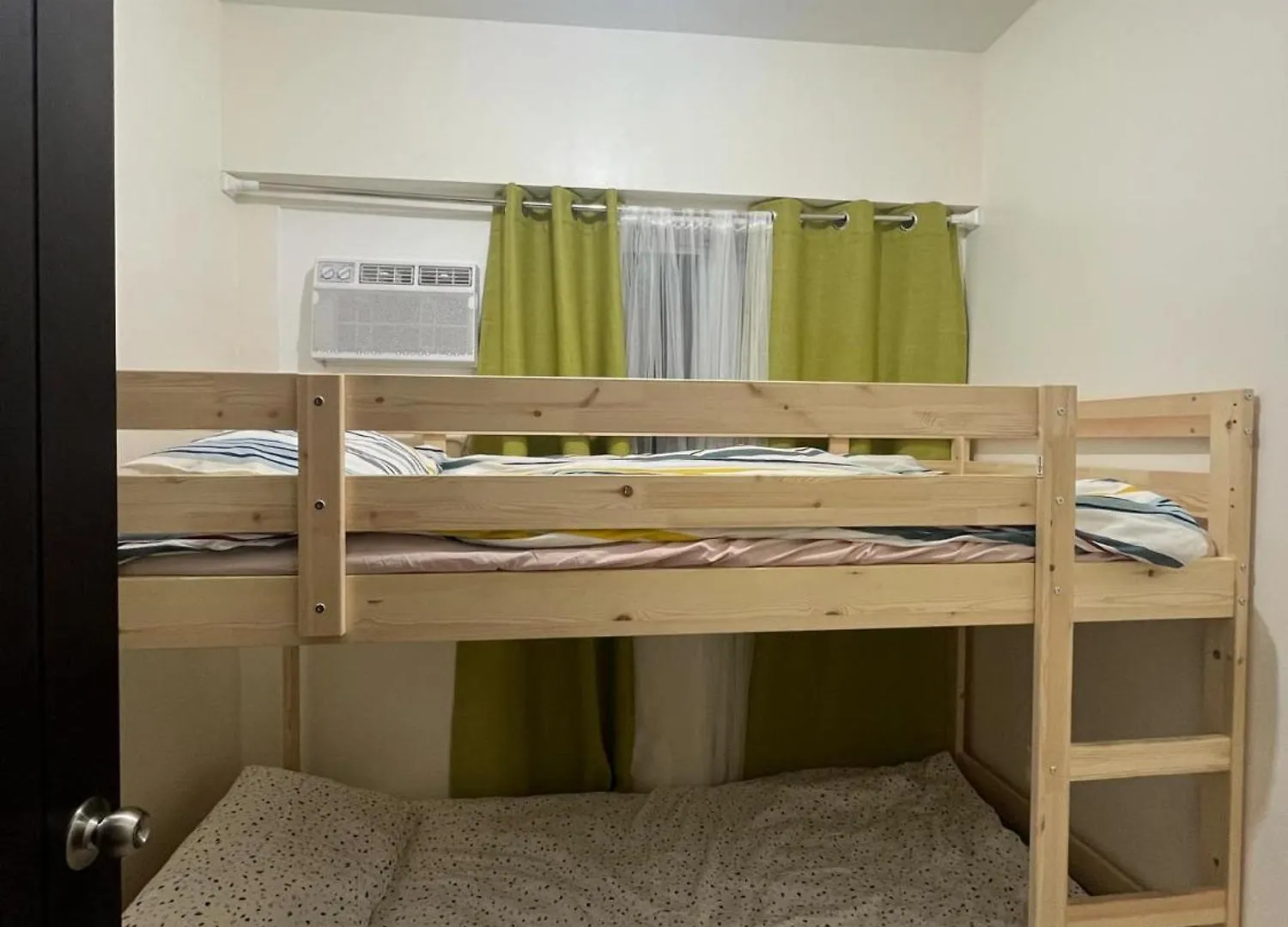 3Br At The Rochester Manila 0*,